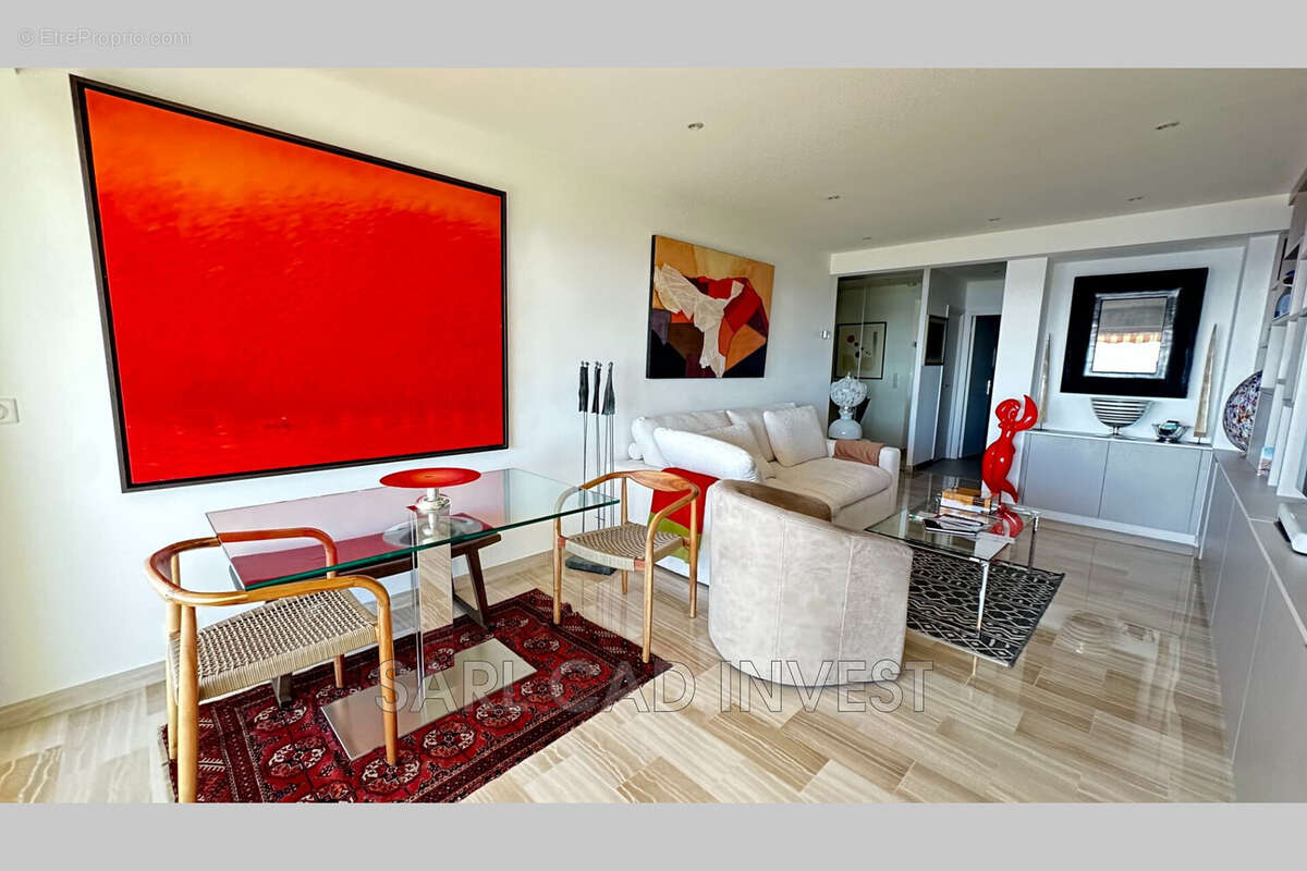 Appartement à VALLAURIS