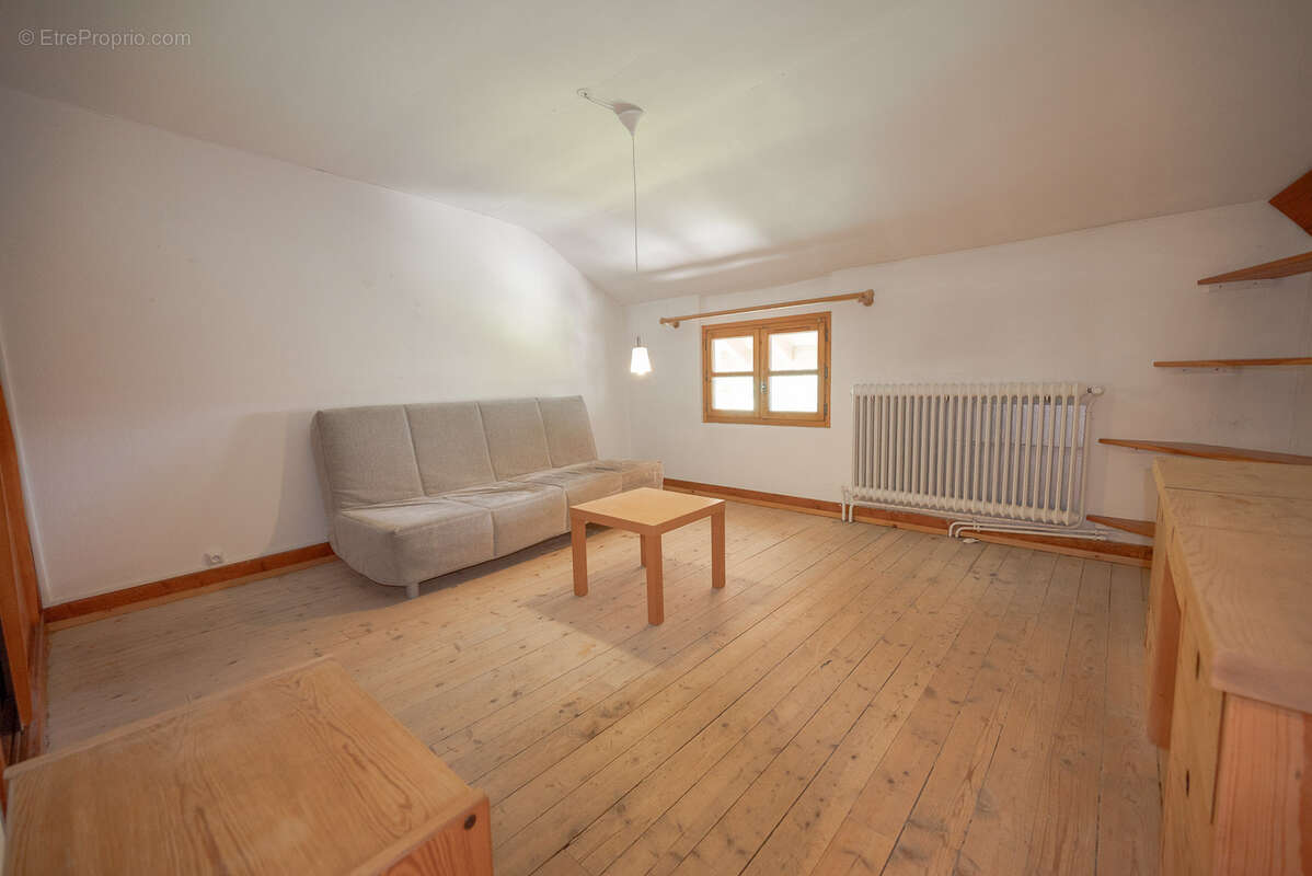Appartement à LES ALLUES
