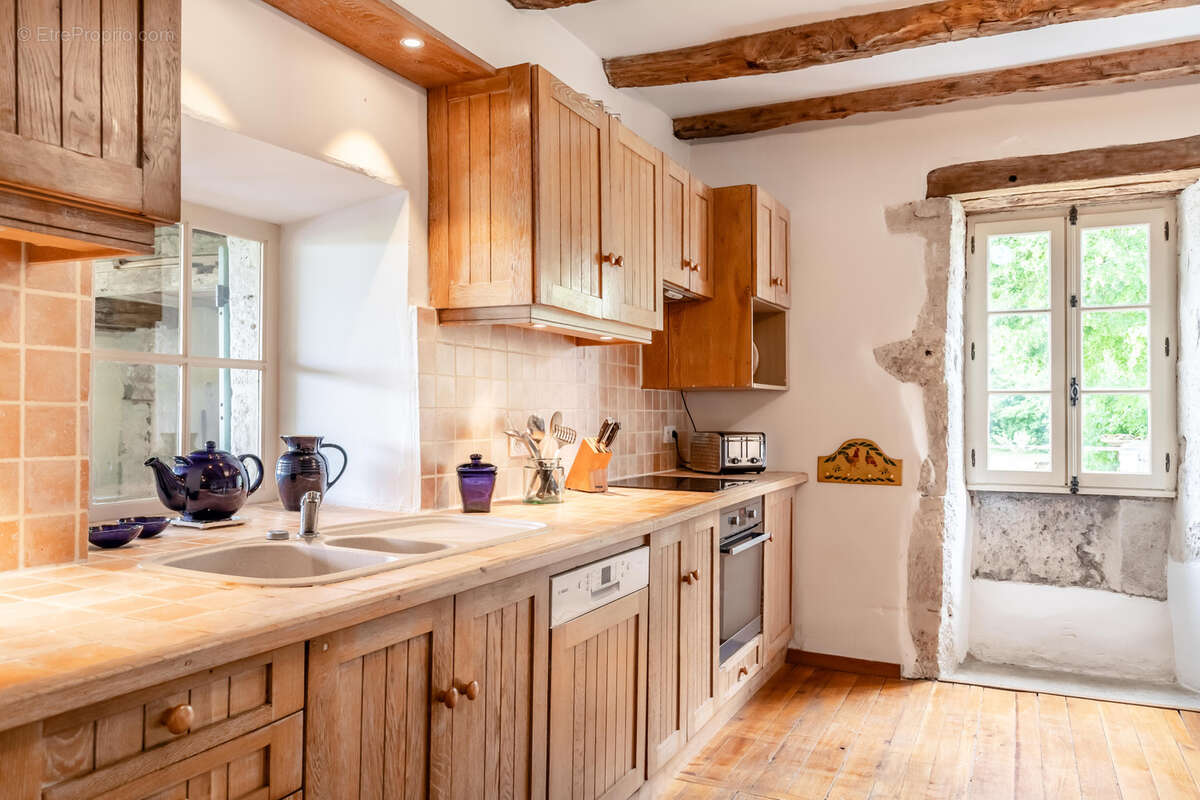 Maison à MONTAIGU-DE-QUERCY