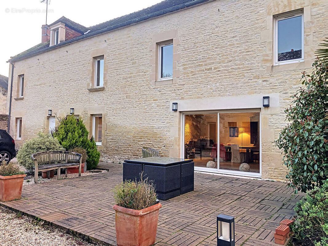 Maison à FLEURY-SUR-ORNE