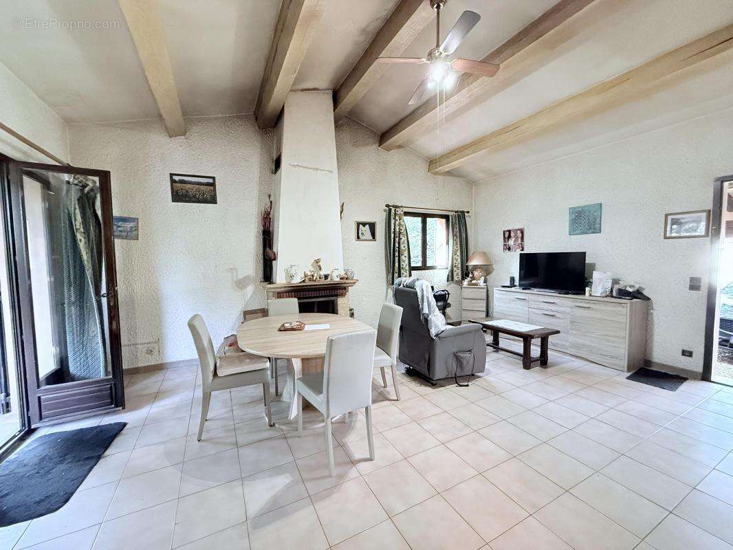 Maison à ROUSSILLON