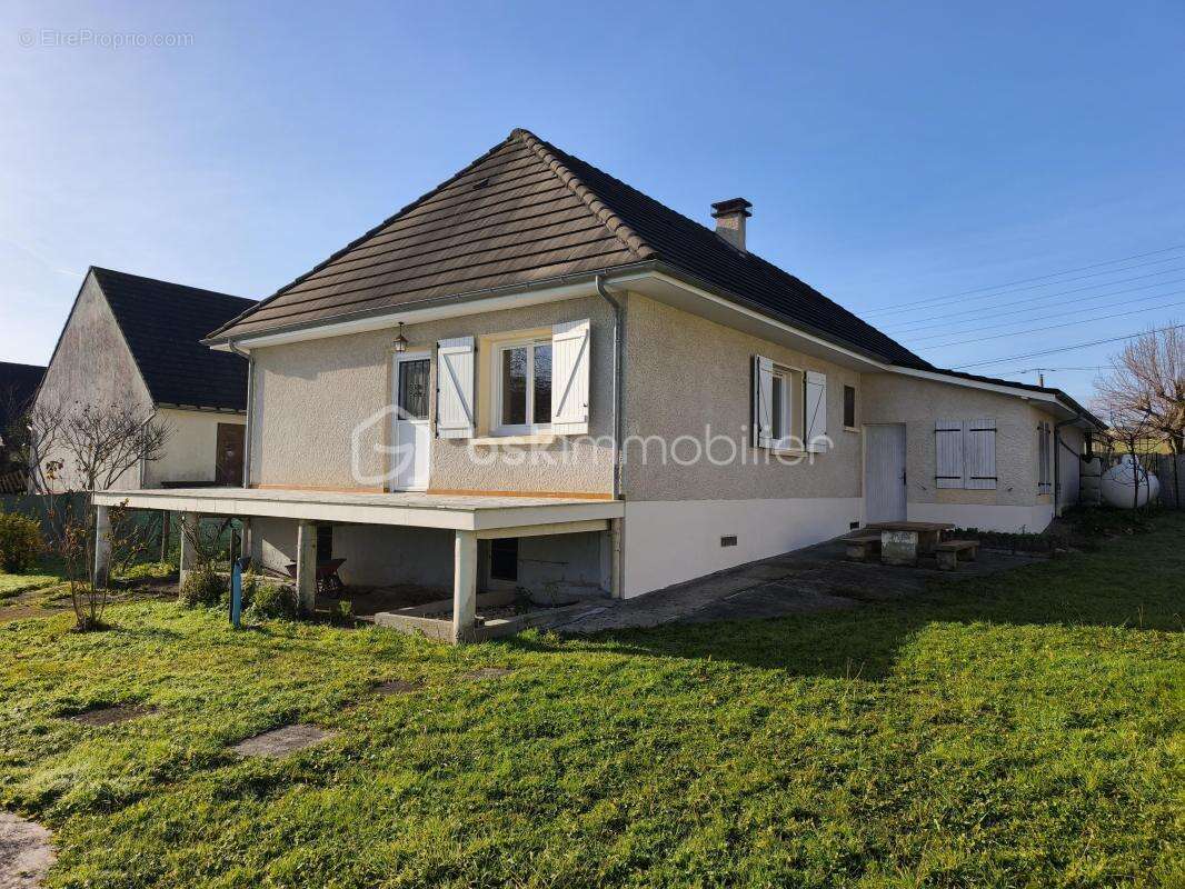 Maison à LASSEUBE