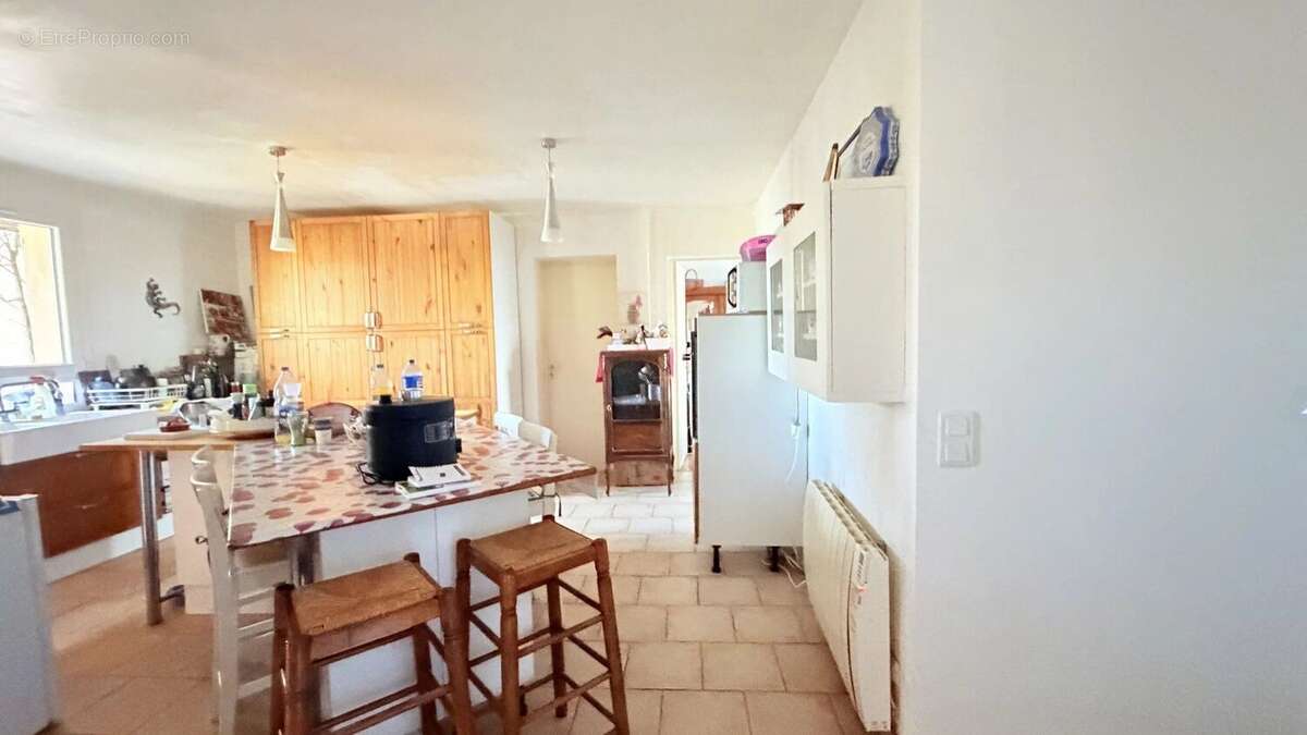 Maison à POURRIERES