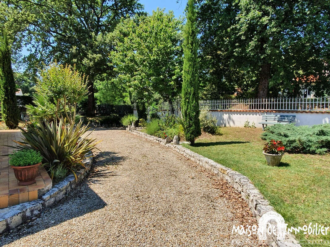 Maison à MESCHERS-SUR-GIRONDE