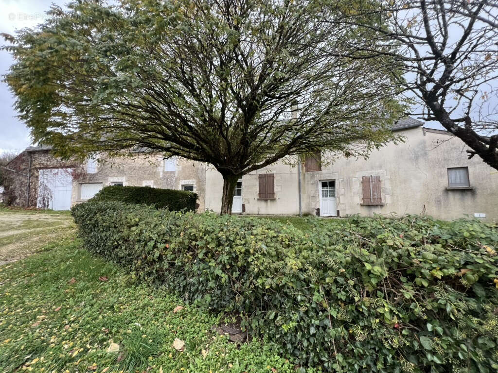 Maison à NEUVY-DEUX-CLOCHERS