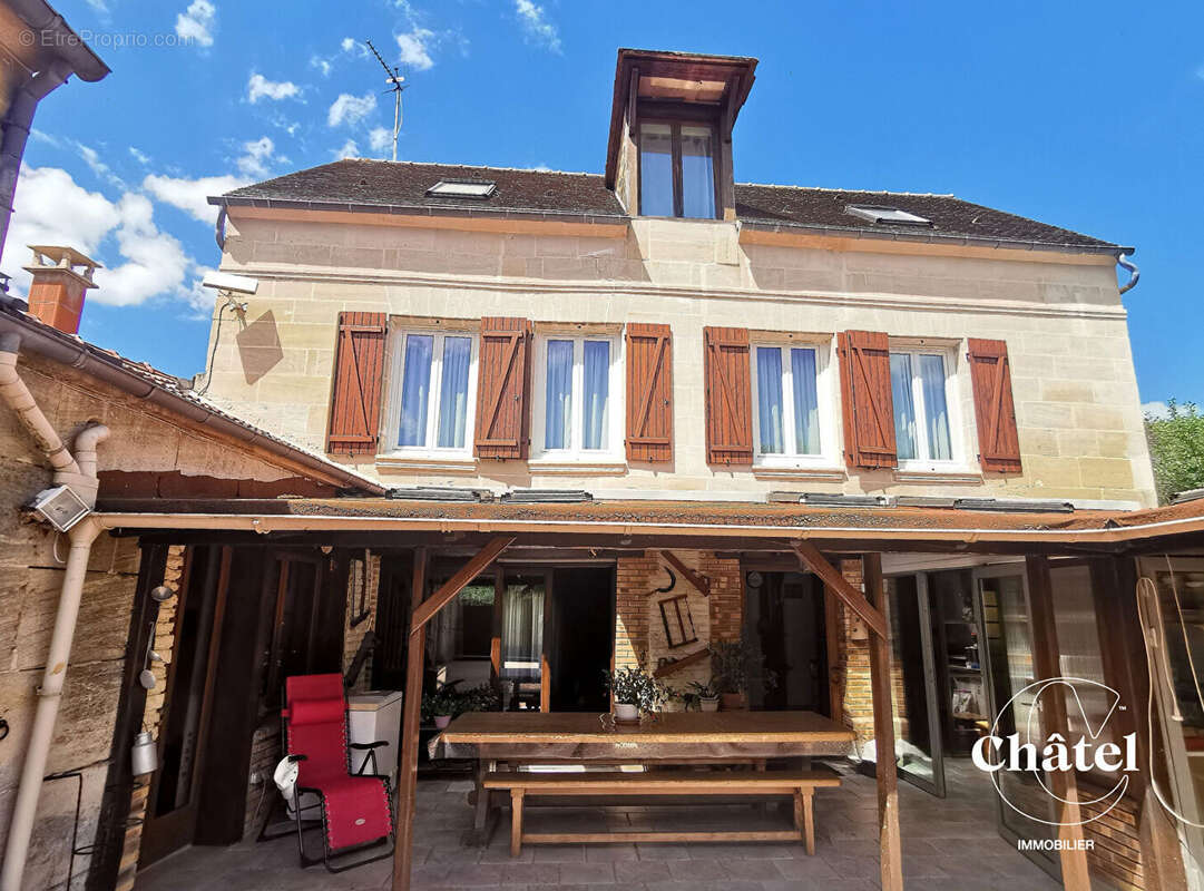 Maison à SAINT-LEU-D'ESSERENT
