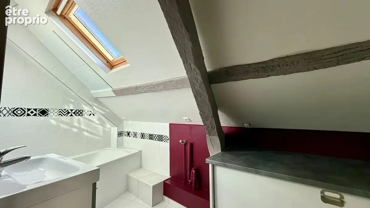 Appartement  2 pièce(s) 55m2 environ au sol SAINT SERVAN dernier étage - photo 3