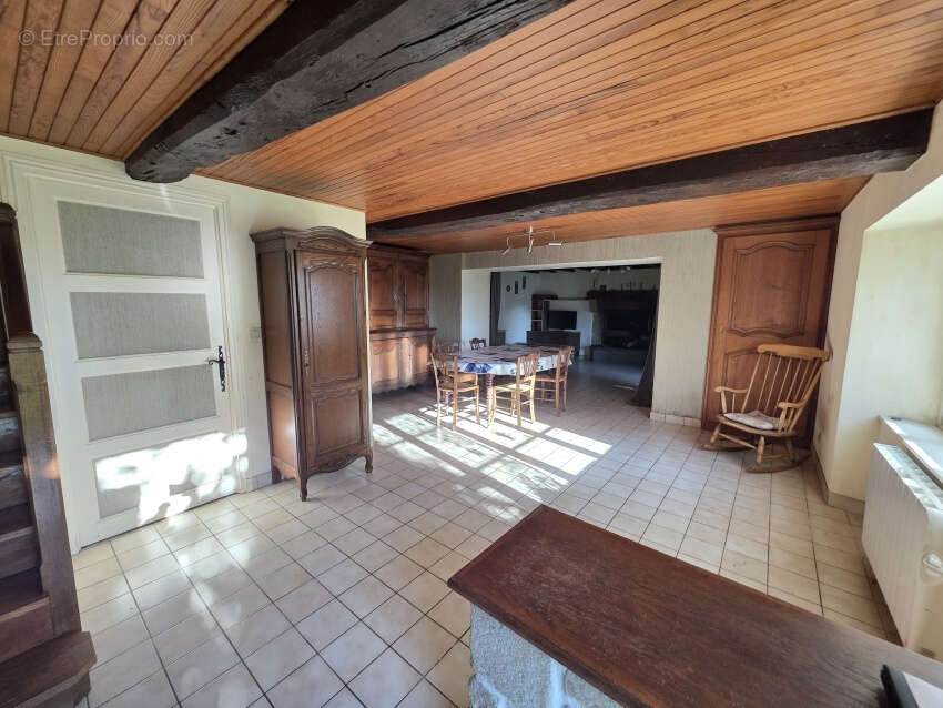 Maison à SAINT-GERVAIS-D'AUVERGNE