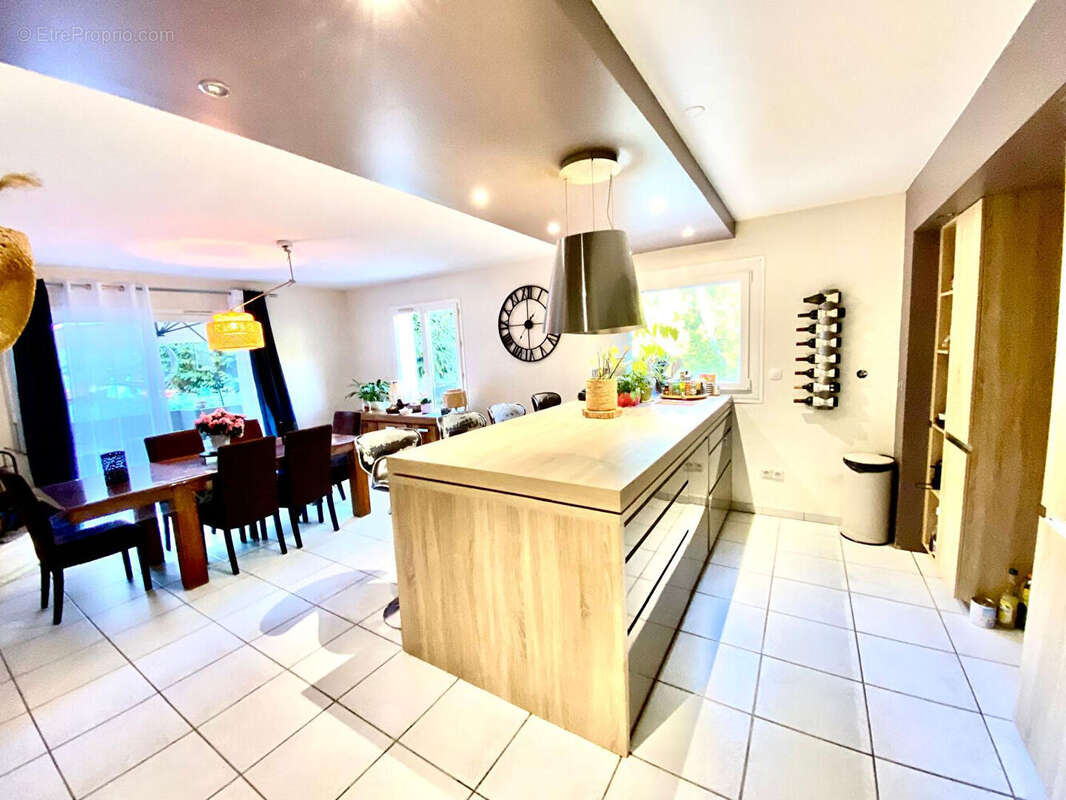 Maison à MERY-SUR-OISE