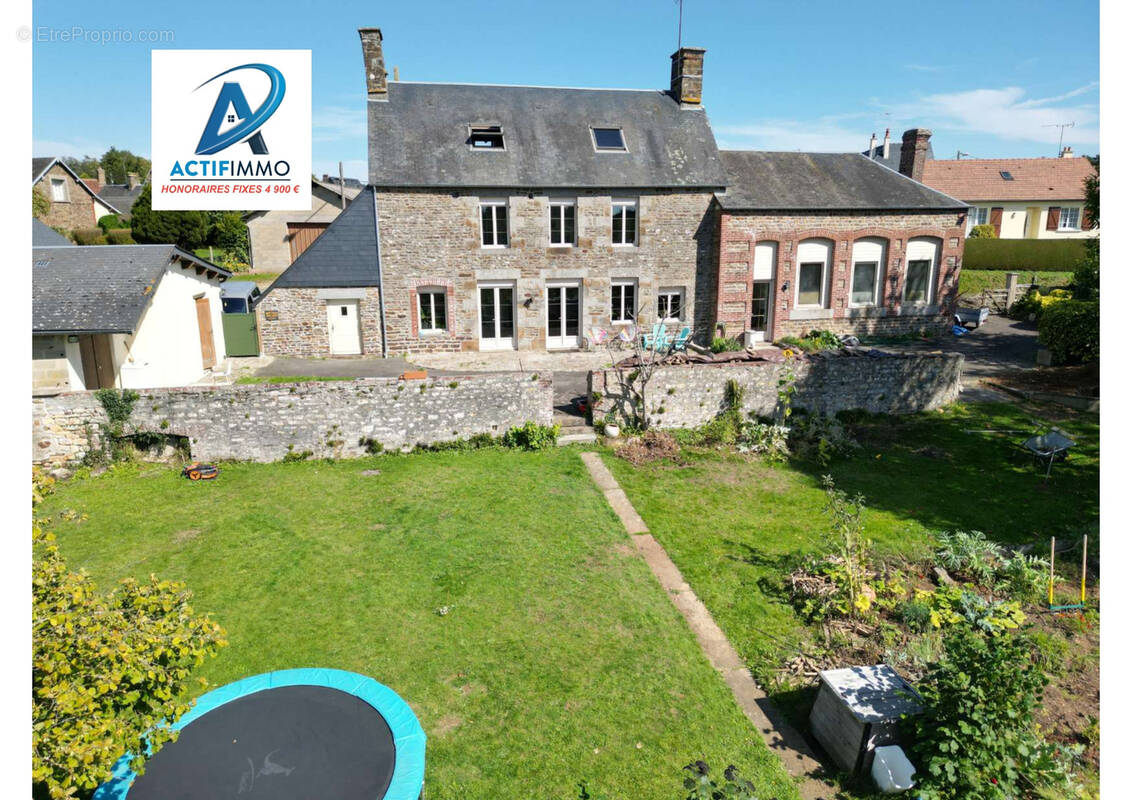 Maison à SAINT-CLAIR-DE-HALOUZE