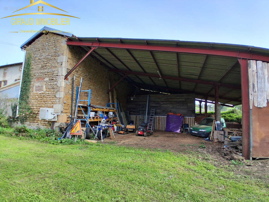 Maison à SAINT-DENIS-DE-CABANNE