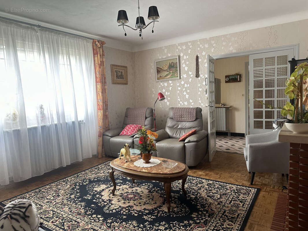 Maison à LE CHATELET