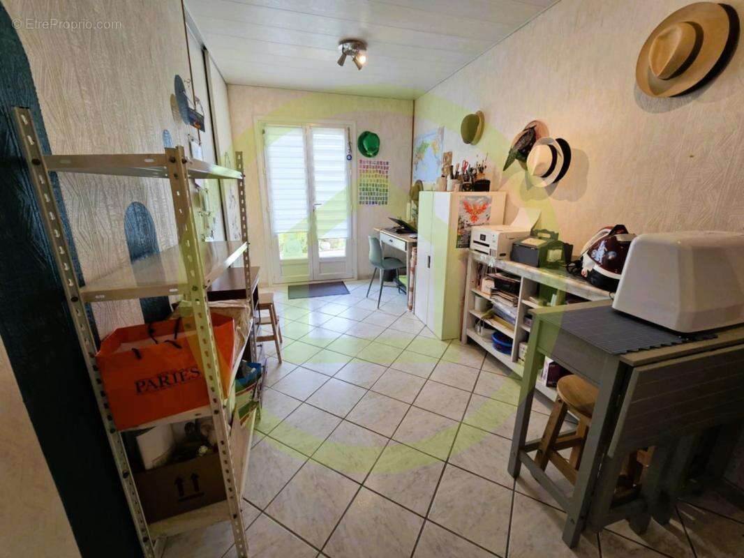 Maison à SAINT-BONNET-SUR-GIRONDE