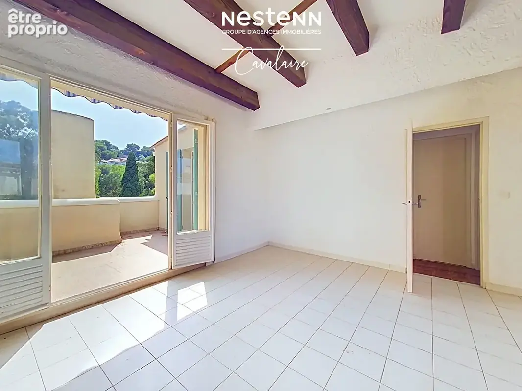 Plages, commerces et port accessibles à pied pour cet appartement 3 pièces au dernier étage - photo 7