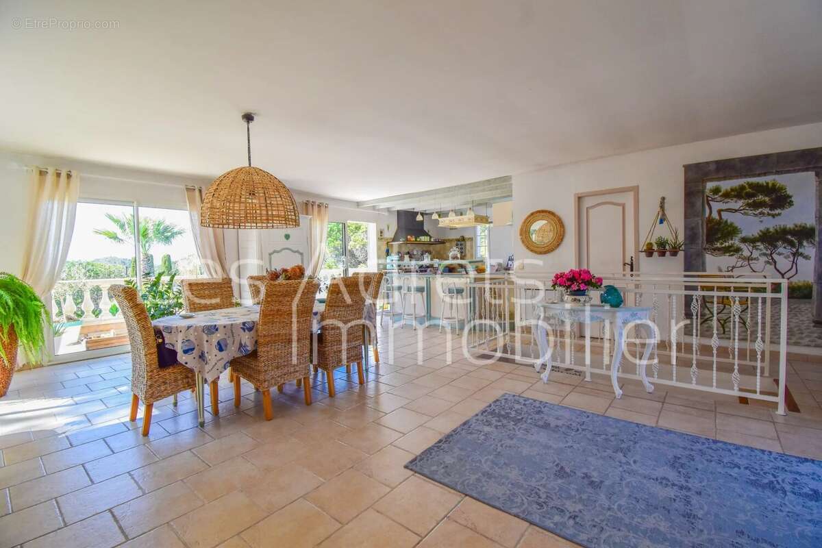 Maison à LES ADRETS-DE-L'ESTEREL