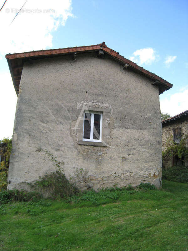 EN VENTE - OLMET - Ensemble immobilier avec maison, grange, atelier, écurie - photo 4