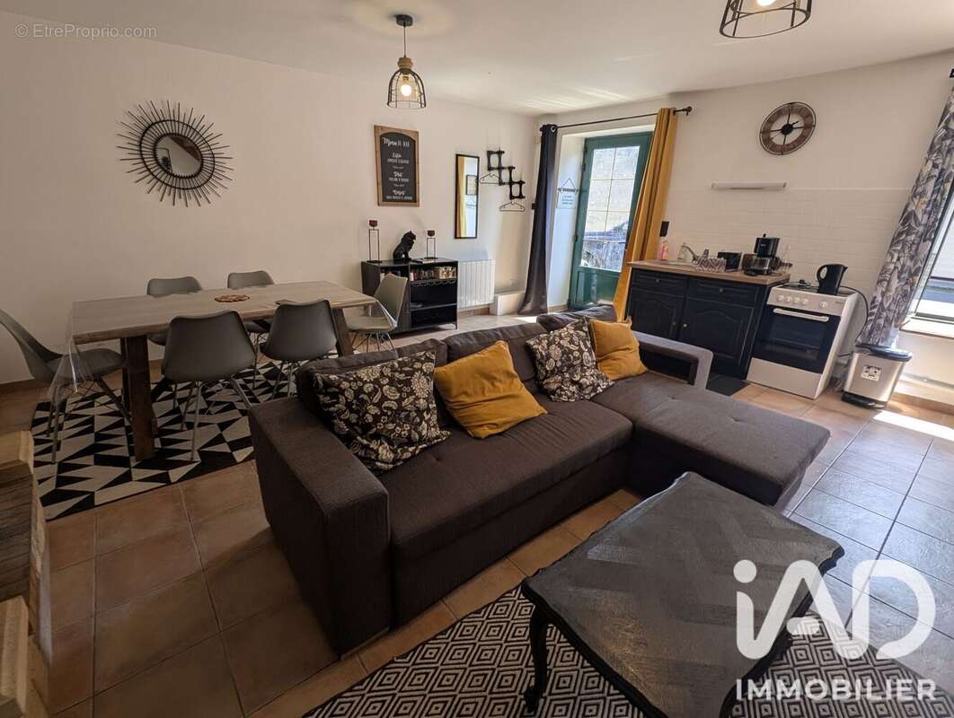 Maison 66 m² à Saint-Georges-De-Reintembault  - photo 2