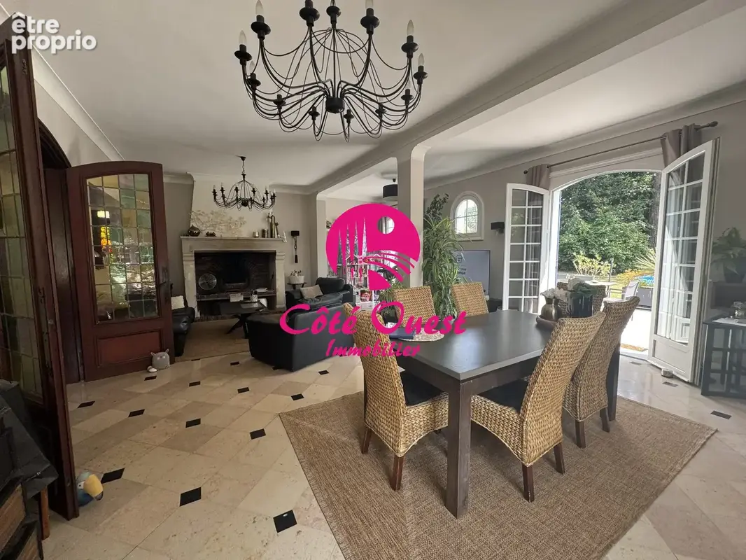 Photo Maison à Saint-Laurent-De-Brevedent au prix de 745 000€
