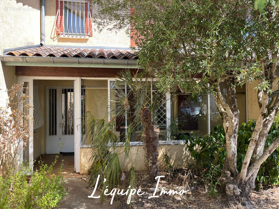 HYPER CENTRE - Maison T6 de 147 m2 - Parcelle de 747 m2- Double garage - - photo 3