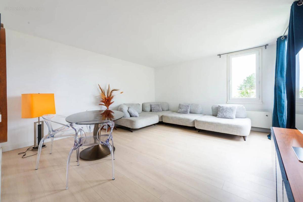 Appartement à MONTIGNY-LE-BRETONNEUX