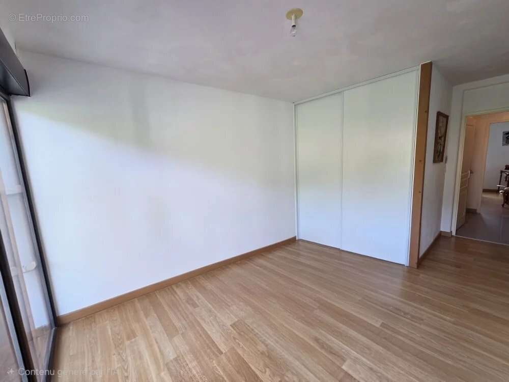 Appartement t3 + garage et cave - photo 9