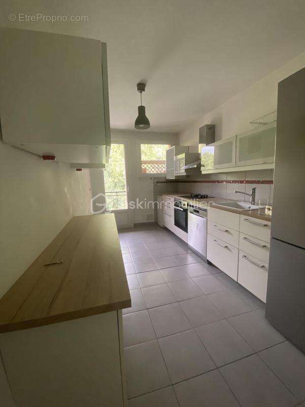 Appartement T4 situé dans un environnement calme et agréable, à proximité du centre-ville de Aix en Provence - photo 5