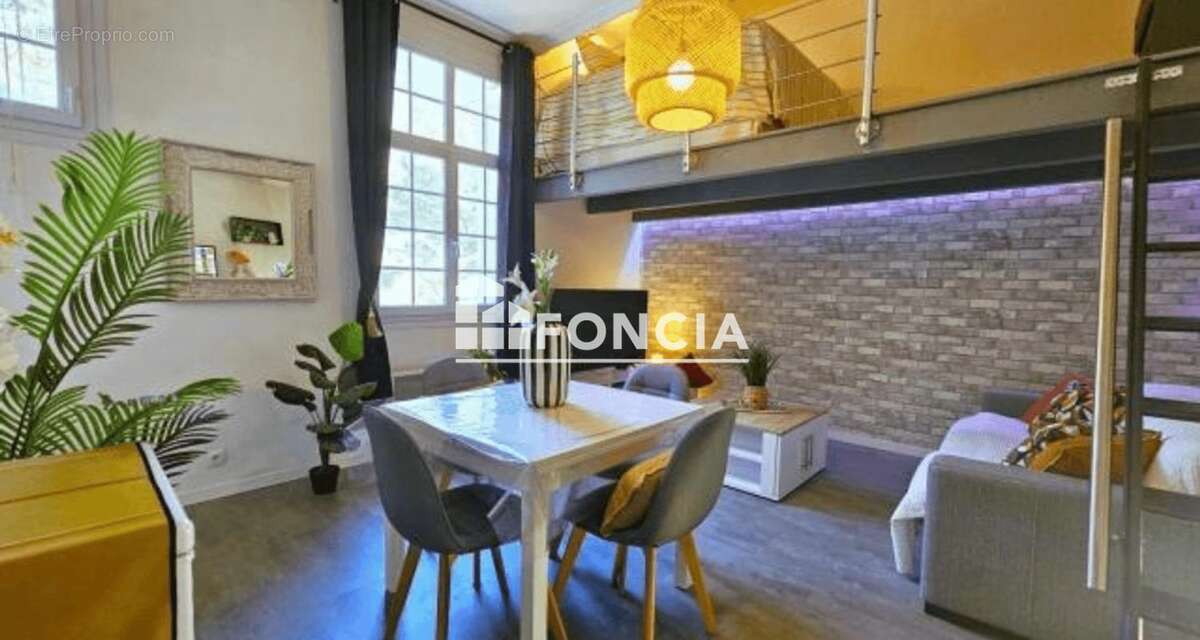 Appartement à HYERES