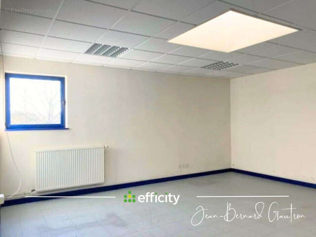 Commerce à PLOUNEVEZ-MOEDEC