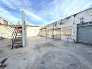 Commerce à LE PONTET