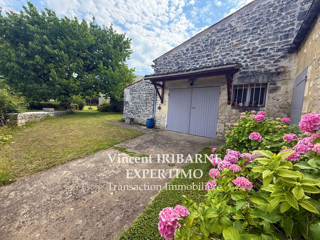 Maison à SAINTES