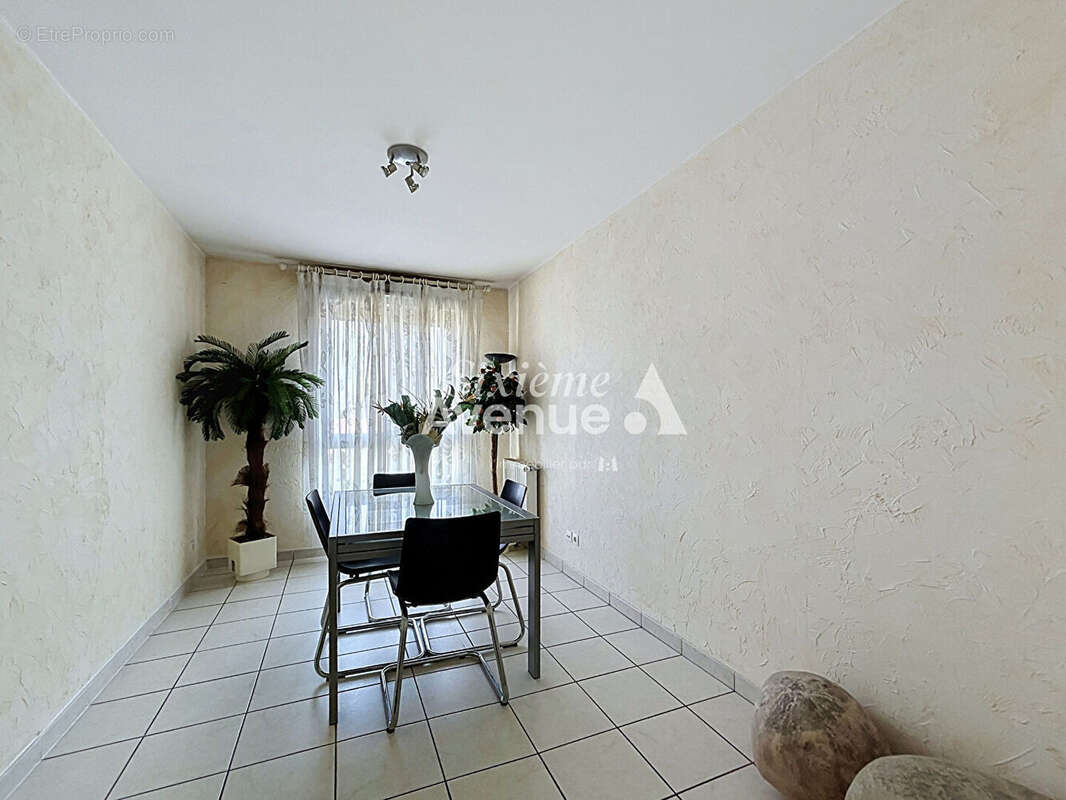 Appartement Decines Charpieu 5 pièce(s) 100 m2 - photo 5