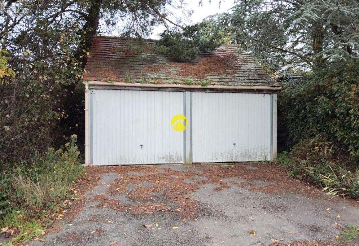 Maison à SAINT-AMAND-MONTROND