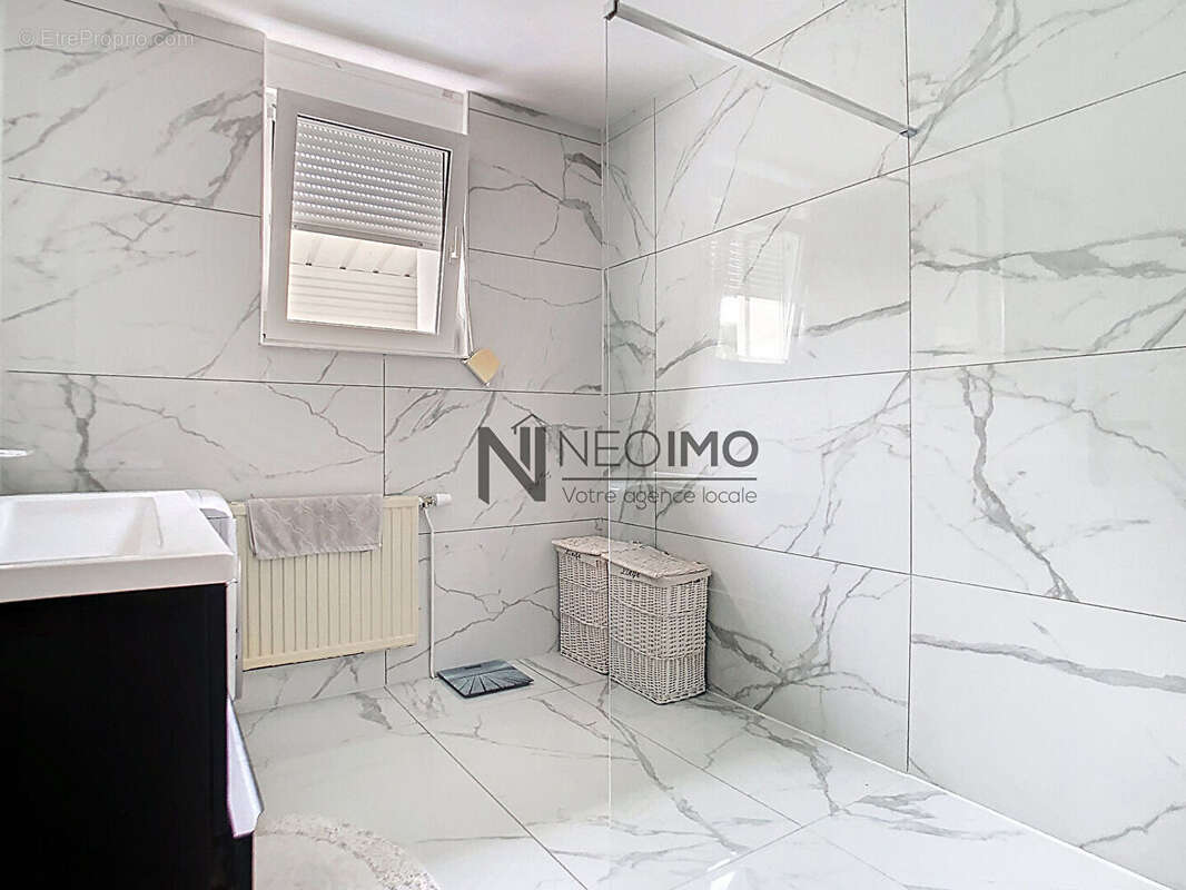 Maison à NEUFCHATEAU