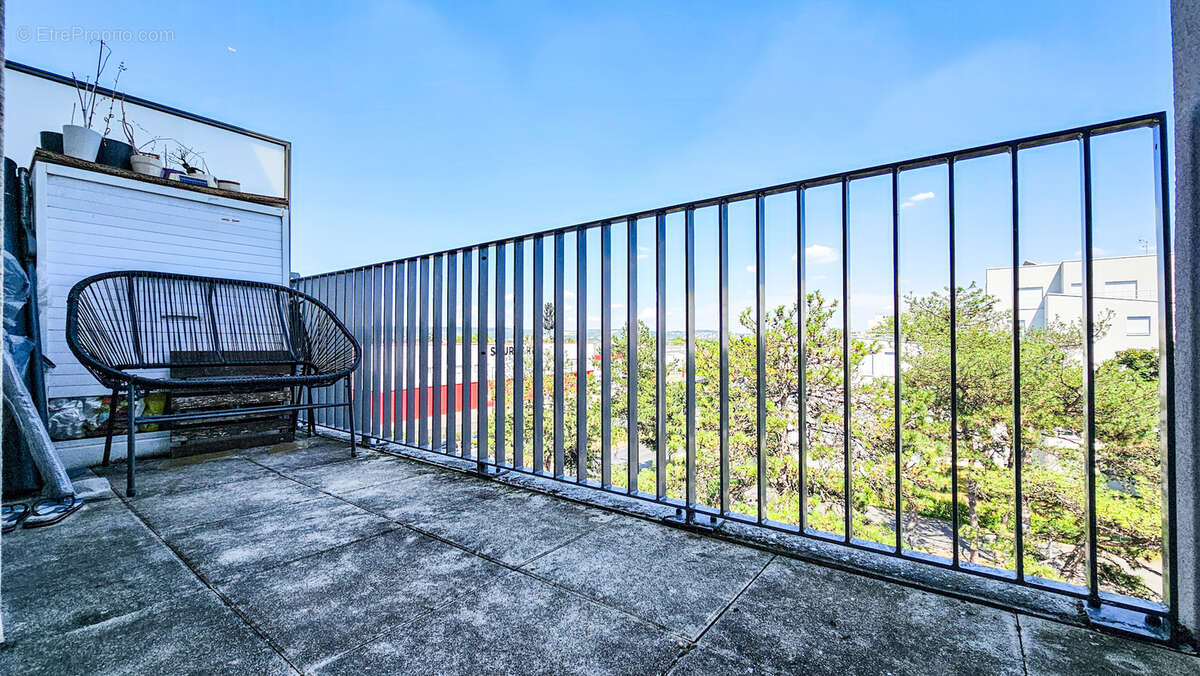 Appartement à SARTROUVILLE