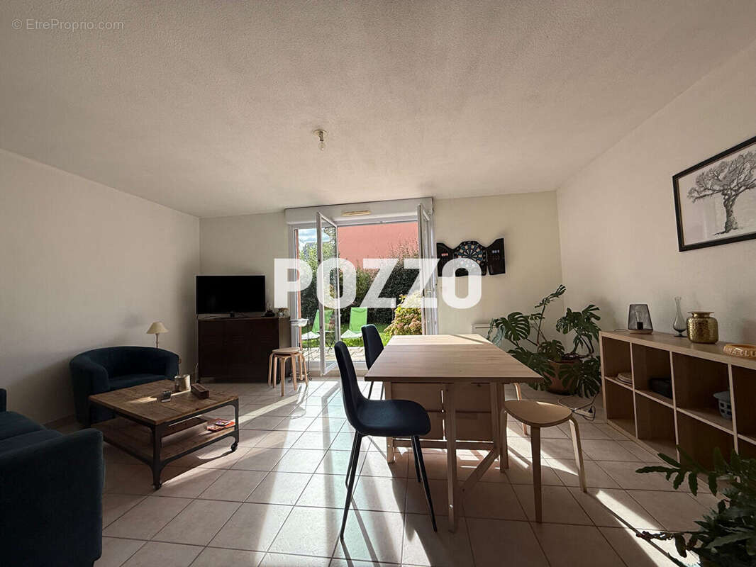 Maison à LA RIVIERE-SAINT-SAUVEUR