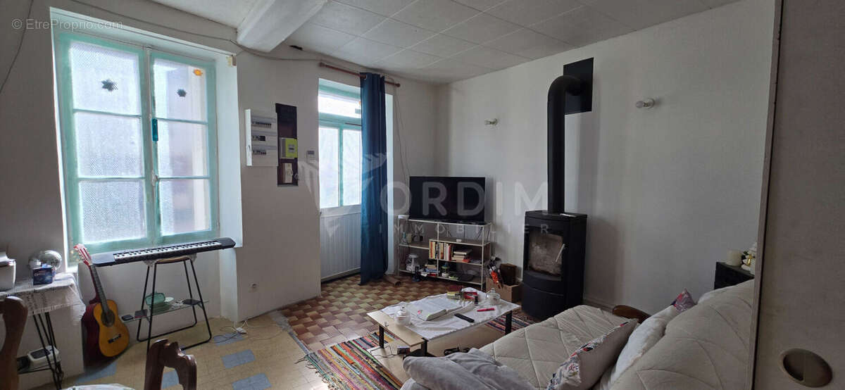 Maison à SAINT-AMAND-EN-PUISAYE