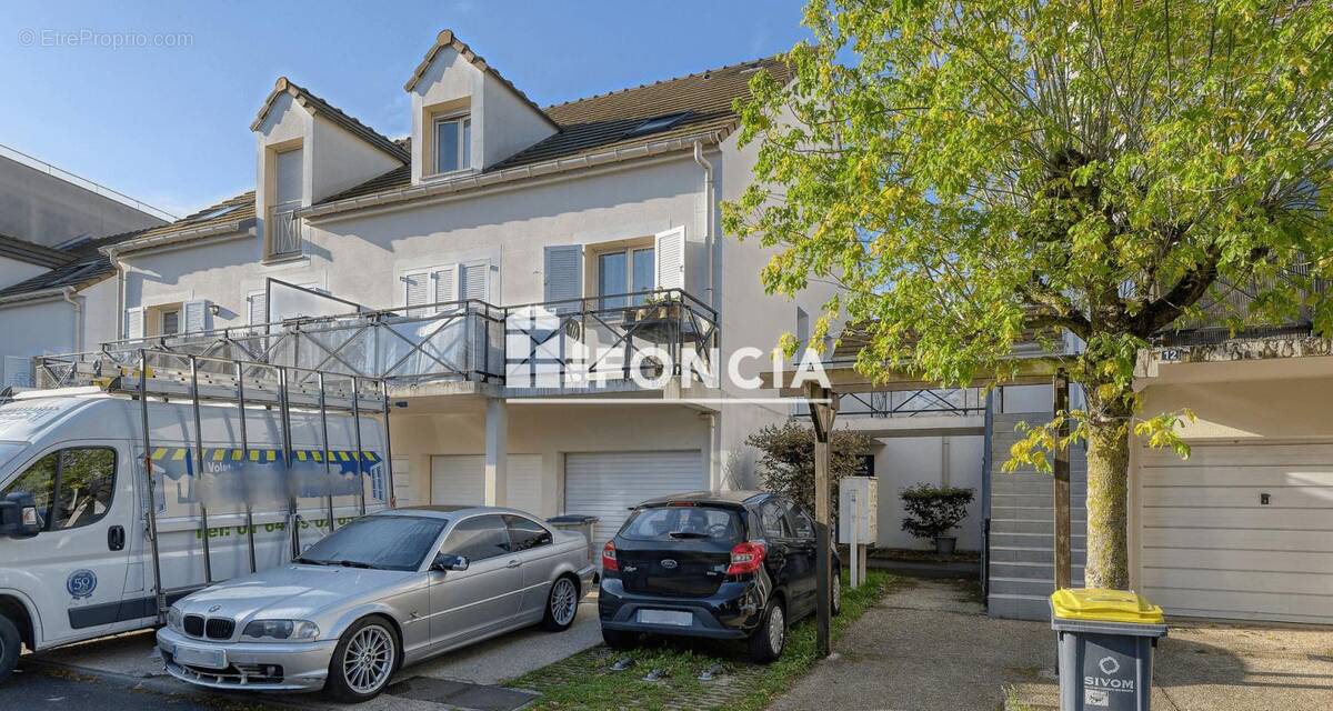 Appartement à COMBS-LA-VILLE