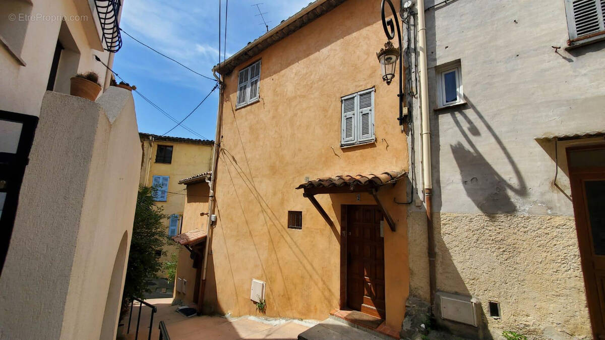 Maison à VILLENEUVE-LOUBET