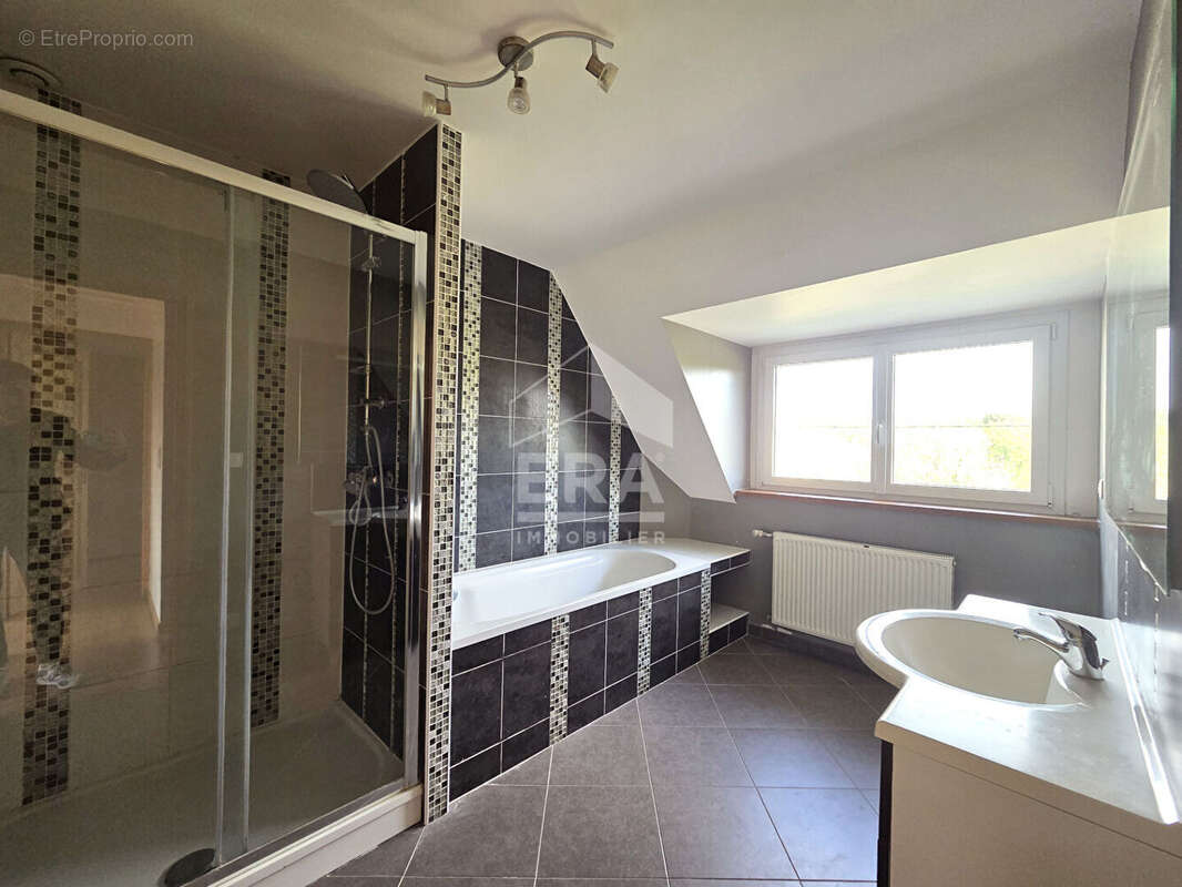 Maison à SAINT-ETIENNE-AU-MONT