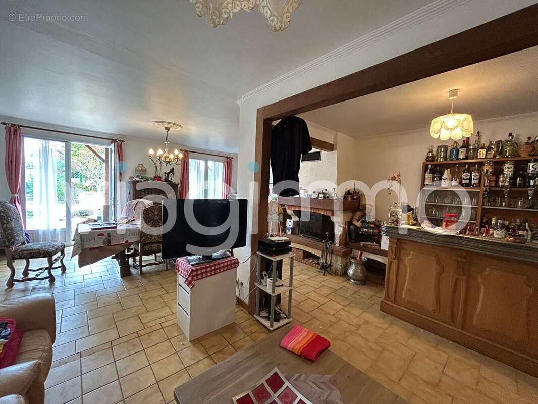 Maison à LA CHAPELLE-ACHARD