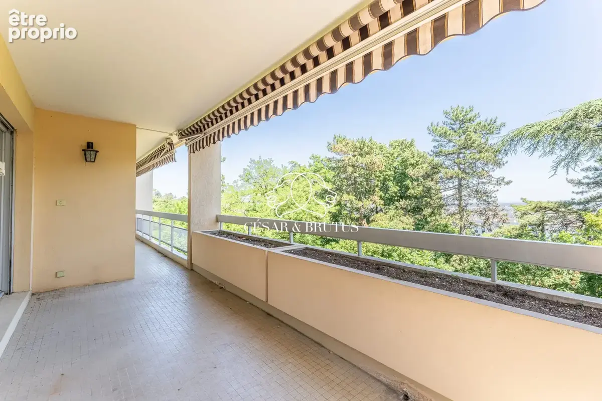 Appartement 147 m² à Sainte-Foy-Les-Lyon  - photo 9