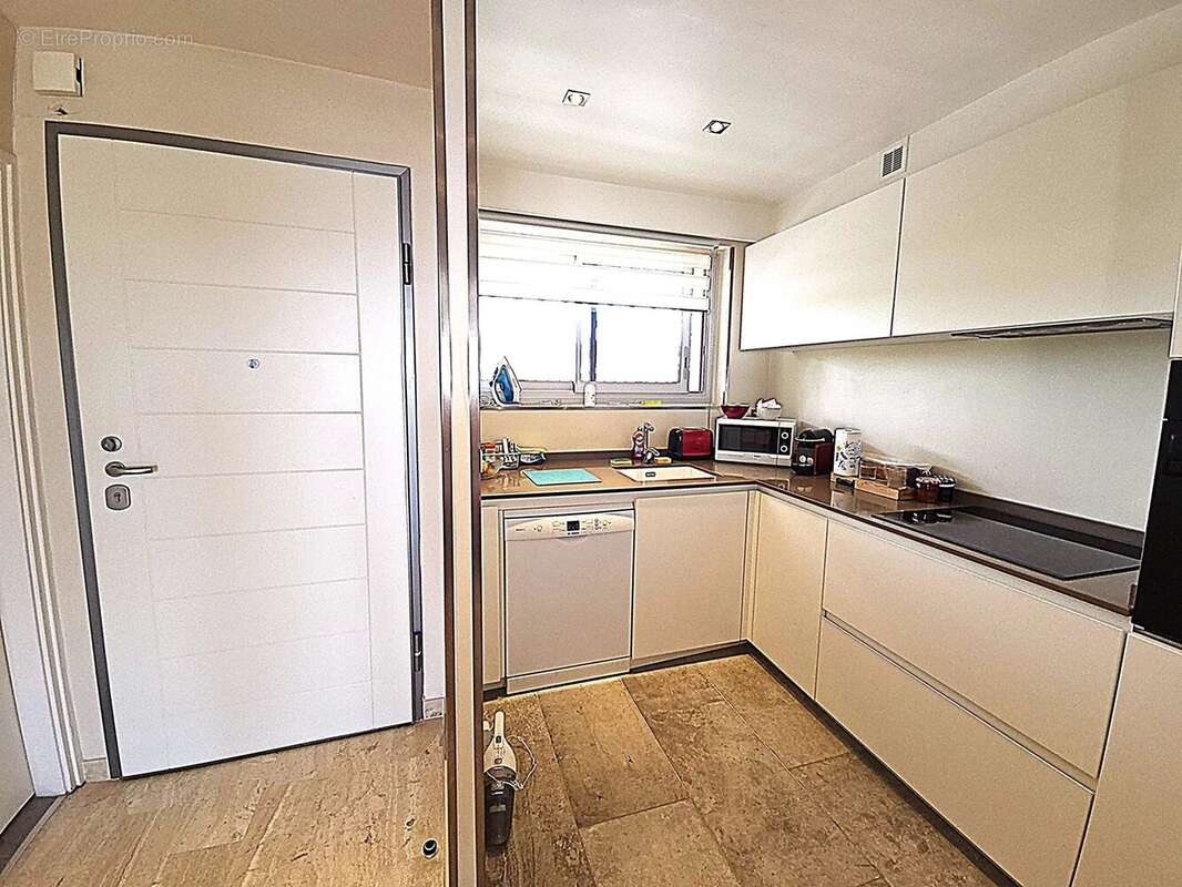 Appartement à VILLENEUVE-LOUBET