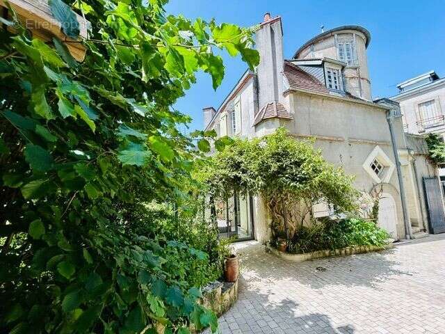 Maison à COSNE-COURS-SUR-LOIRE