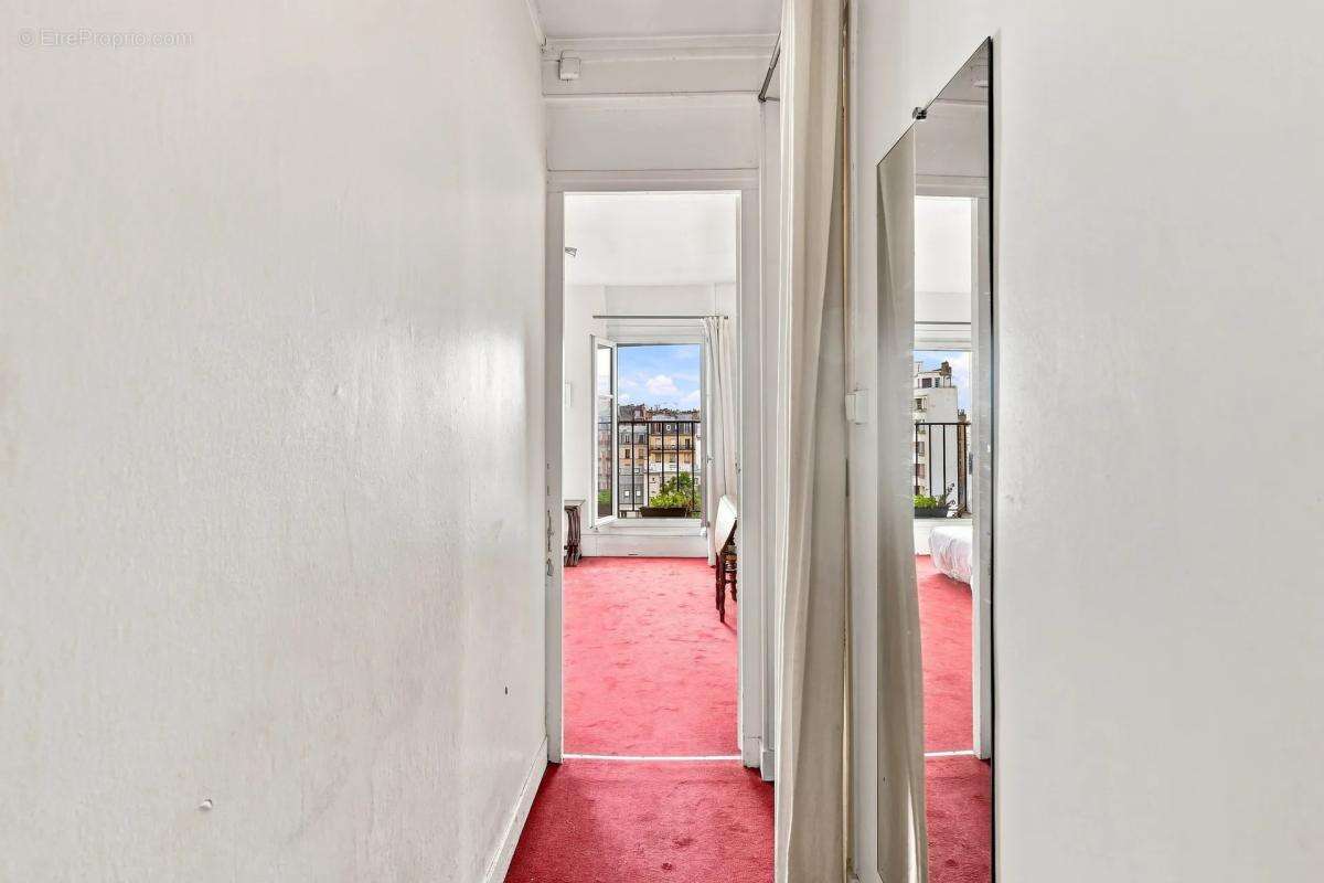 PARIS 17 - STUDIO de 25 m² en dernier étage - photo 7