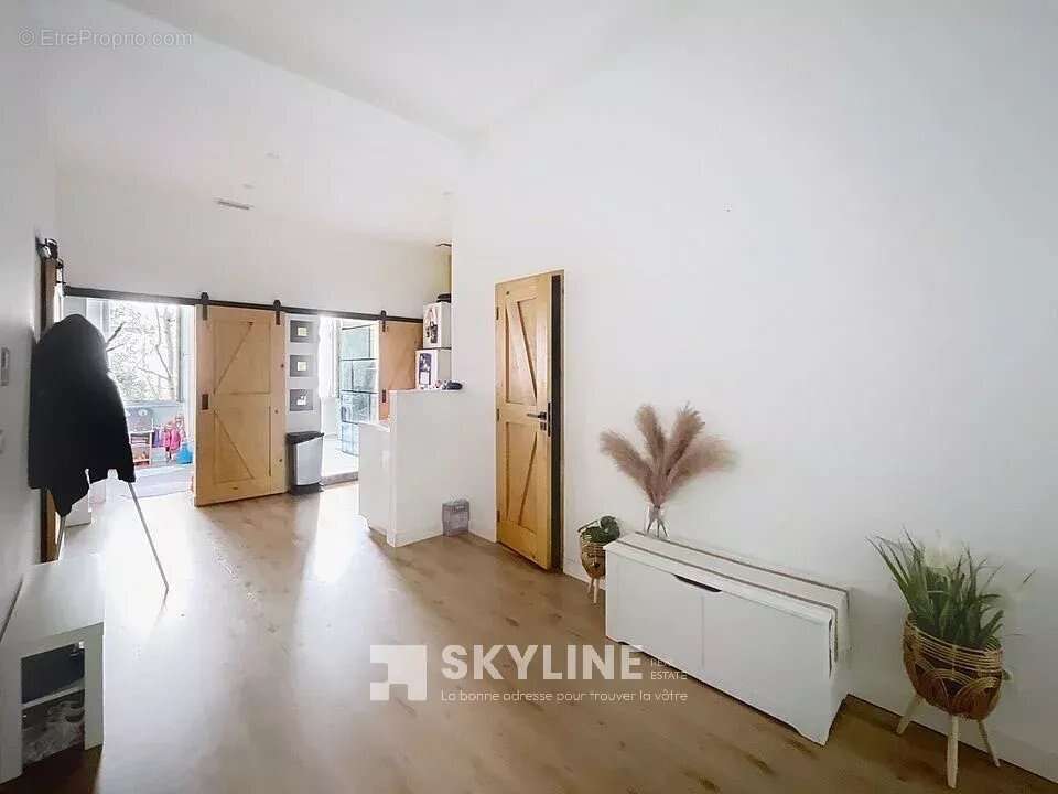 Appartement à MARSEILLE-1E