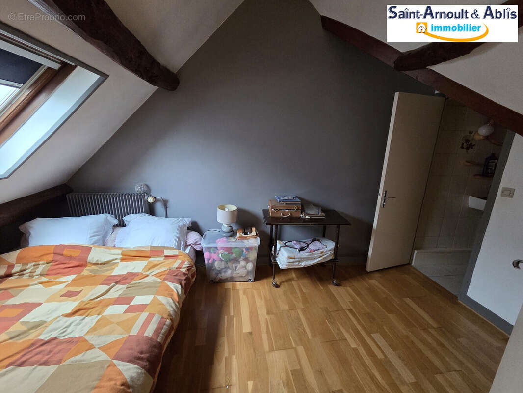 Maison à SAINT-ARNOULT-EN-YVELINES