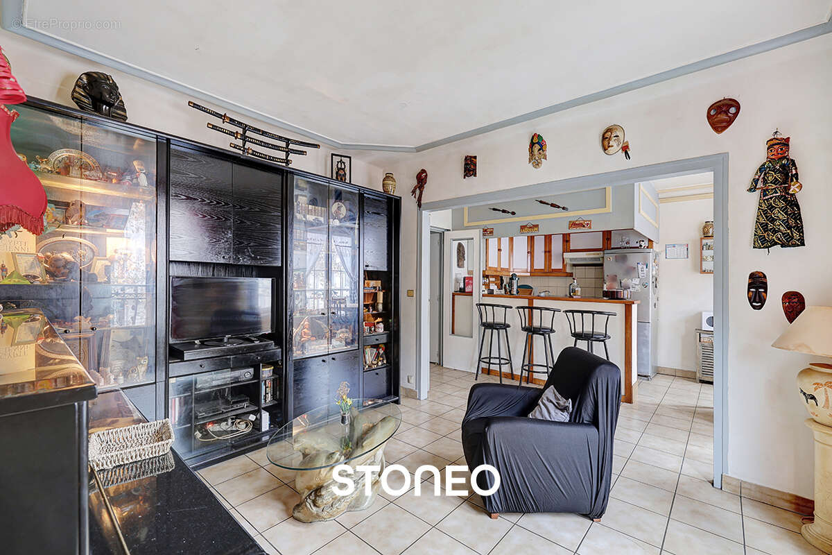 Appartement à PARIS-18E