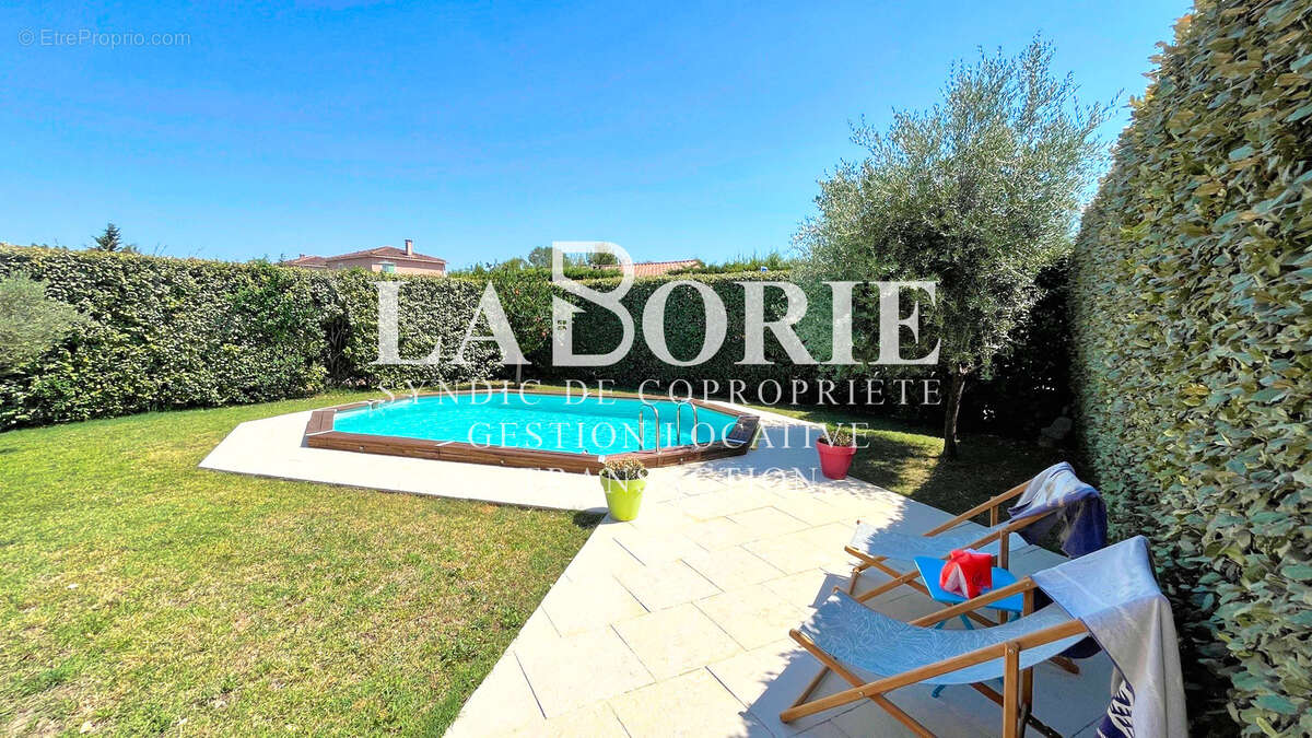 À Rochefort-Du-Gard (30), villa de 98 m2 avec piscine sur terrain de 529 m2 - photo 4
