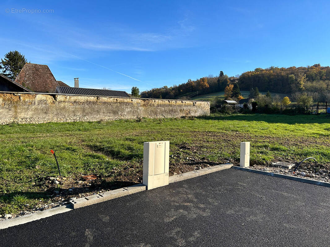 Terrain à SAINT-CHEF