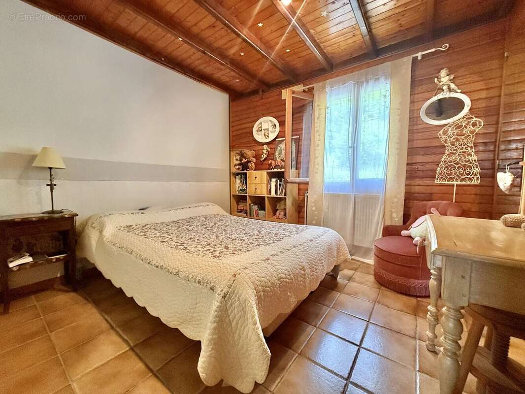 Spacieuse maison avec piscine et vue imprenable sur château de Montségur - photo 3